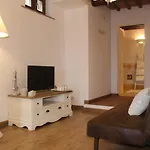 ベッド・アンド・ブレックファスト La Casa Nel Borgo コッレ・ヴァル・デルザ